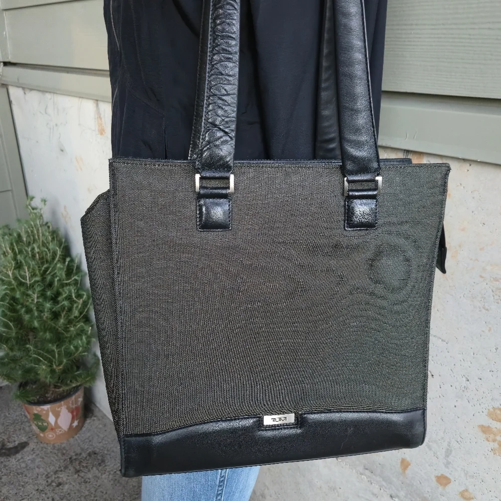Tumi Laptop Tote Bag - Picture 1 of 12